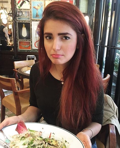 Momina Mustehsan, Aima Baig, Wooden Pendant Lamp, Pakistani Women Dresses, Pakistani Beauty, Shraddha Kapoor Cute, Brown Hair Looks, Pakistani Women, Modeling Tips