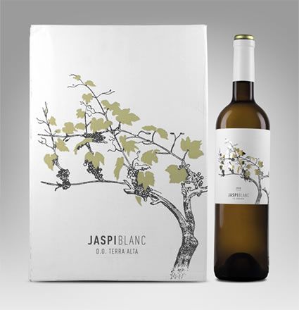 wonderful inspiration for typography and delicate, eastern design. Wine Label Inspiration, Wine Bottle Label Design, Wine Label Packaging, Wine Bottle Design, Bottle Label Design, Graphisches Design, Fruit Wine, Wine Label Design, Personalized Wine Glass