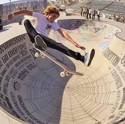 Curren Caples, Skate Photography, Skateboard Pics, Skateboard Photos, Skate Vibes, Skateboard Pictures, Skateboarding Tricks, Skateboard Aesthetic, Skate Photos