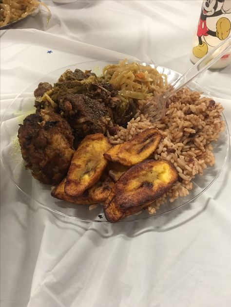 Jamaican food Jamaican Food Snapchat, Jamaican Breakfast, Caribbean Foods, Jamaican Food, Island Food, Jamaican Recipes, Caribbean Recipes, Food Inspo, Food Goals