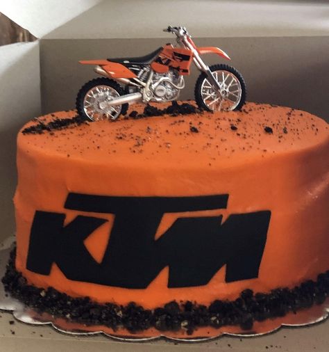 Ktm Dirt Bike Cake, Dirt Bike Smash Cake, Ktm Birthday Cake, Dirt Bike Birthday Cakes For Boys, Dirtbike Cake Ideas, Ktm Birthday Party, Bike Cakes For Boys, Dirt Bike Cakes For Boys, Ktm Cake