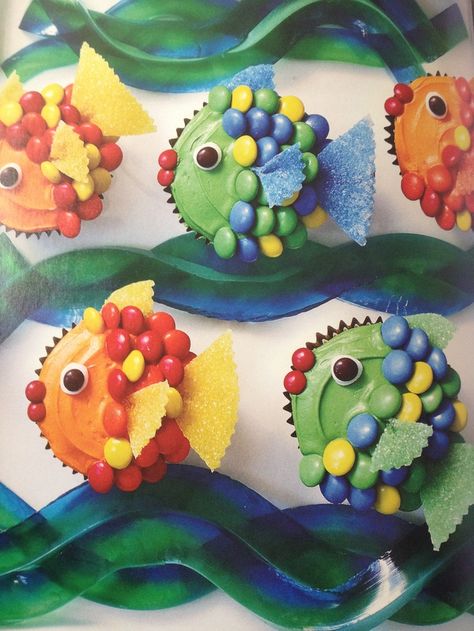 Fish cupcakes | Birthday Party Ideas | Pinterest Fish Cupcakes, Fishing Cupcakes, Cupcake Birthday Party, Fishing Birthday Party, Pinterest Cake, Ocean Birthday, Animal Cupcakes, Fishing Birthday, Sea Birthday