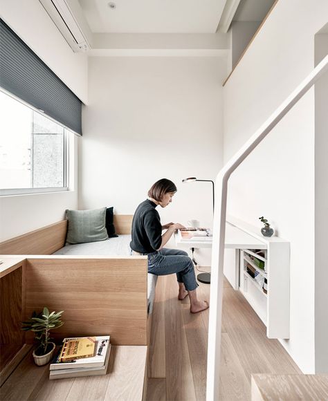 Micro Apartment with Space-Saving Furniture by A Little Design - InteriorZine Micro Apartment, Piano Studio, Deco Studio, Decor Studio, Tiny Apartments, 아파트 인테리어, Tiny Spaces, Tiny Apartment, Tiny Bedroom