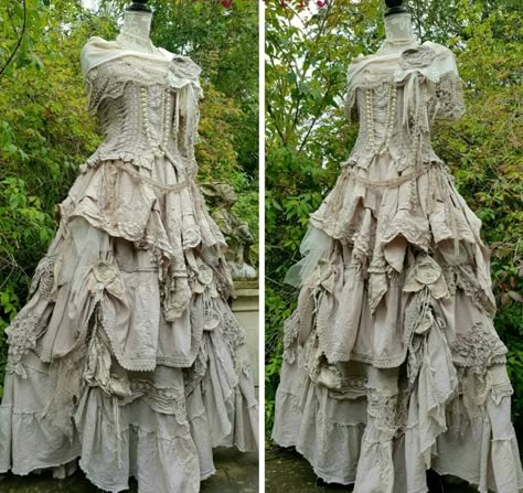 Tattered Dress, Fair Outfits, Corsage Pins, Clothing Design Sketches, Gothic Victorian, Fairytale Dress, Fashion Design Clothes, Fancy Outfits, Fantasy Fashion