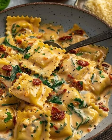 WORLDS BEST TASTY RECIPES | Creamy Tuscan Ravioli | Facebook Creamy Sun-dried Tomato And Spinach Ravioli, Tuscan Chicken Ravioli, Homecooked Meals Aesthetic, Stuffed Ravioli Recipes, Creamy Tuscan Ravioli, Tuscan Ravioli, Tuscan Food, Ravioli Recipe, Dream Food