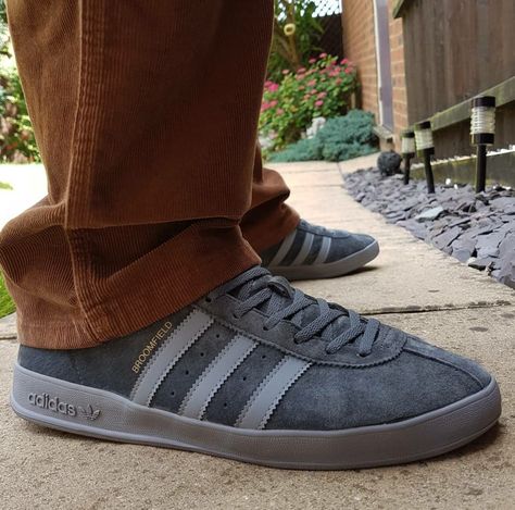 Adidas Broomfield on feet on the street.. Adidas Broomfield, Adidas Og, Vintage Trainers, Football Casuals, Adidas Gazelle Sneaker, Men's Wear, Classic Shoes, Cool Kids, Adidas Originals