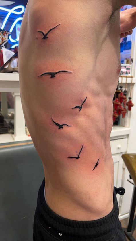 Guys Spine Tattoo, Bird Back Tattoo Men, Men Tattoo Ideas Drawings, Men Torso Tattoo, Multiple Tattoos On Arm, Elegant Tattoos Men, Men Spine Tattoo, Tattoo Ideas For Men Aesthetic, Spine Tattoos Men