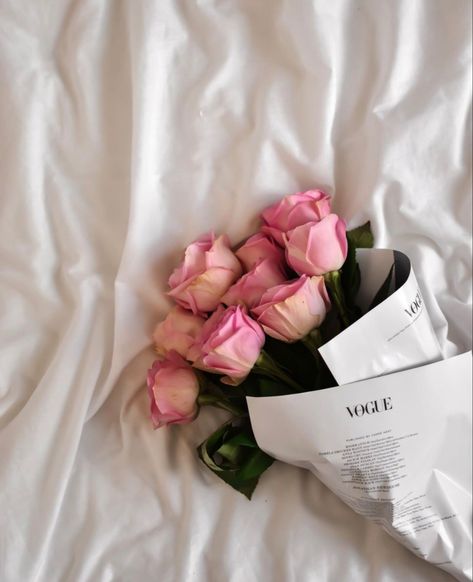 White And Pink Roses, Rose Flower Pictures, Aesthetic Roses, Rosé Aesthetic, Rose Gold Nails, Nothing But Flowers, Flower Therapy, Beautiful Bouquet Of Flowers, Rose Wallpaper