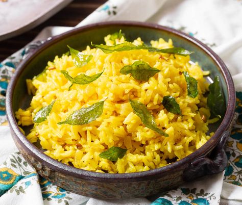 Fragrant exotic Indian Rice Recipe - Perfect basmati rice recipe using toasted whole spices, just like they use in India! Recipe Rice, Indian Rice Recipes, A Spicy Perspective, Indian Rice, Baking Goods, Yellow Rice, Rice Dish, Vegetarian Lunch, Indian Dishes