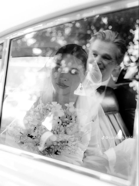 Wedding Black And White, Wedding Timeless, Aaron Carpenter, Aesthetic Wedding, Car Photo, Wedding Black, Black And White Wedding, Wedding Vintage, Wedding Aesthetic