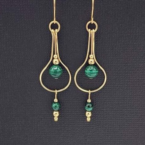 Green And Gold Jewelry, Wire Jewelry Earrings, Wire Wrap Jewelry Designs, Handmade Dangle Earrings, Wire Wrapped Jewelry Diy, Bijoux Fil Aluminium, Wire Jewelry Tutorial, Earrings Handmade Dangle, Wire Jewelry Designs