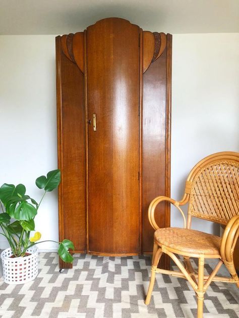 Retro Wardrobe Furniture, 70s Wardrobe Furniture, Art Nouveau Wardrobe, Vintage Wardrobe Furniture, Mid Century Wardrobe, Deco Wardrobe, Diy Kast, Art Deco Wardrobe, Calming Room