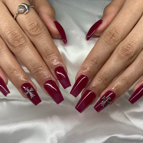 Red Cross Nails Acrylic, Red Nails With Cross Design, Dark Red Nails With Cross, Red Nails With Cross Charm, Red Nails With Cross, Basic Red Nails, Red Nails With Charms, Dark Red Nails Ideas, Dark Red Nails With Design