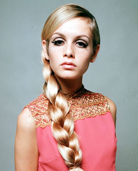 Twiggy Model, Twiggy Makeup, Twiggy Fashion, Patti Hansen, Mod Girl, Lauren Hutton, Brow Shaping, Vintage Makeup, Cut Crease