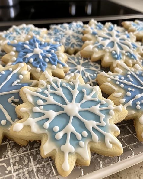 Snowflake Sugar Cookies – delicate, festive, and perfect for the holidays! Learn to make these beautiful cookies for your next celebration. Snowflake Cookies Decorating, Chocolate Chip Sugar Cookies, Snowflake Sugar, Snowflake Sugar Cookies, Holiday Dessert Table, Festive Baking, Holiday Desserts Table, White Cookie, Yummy Deserts