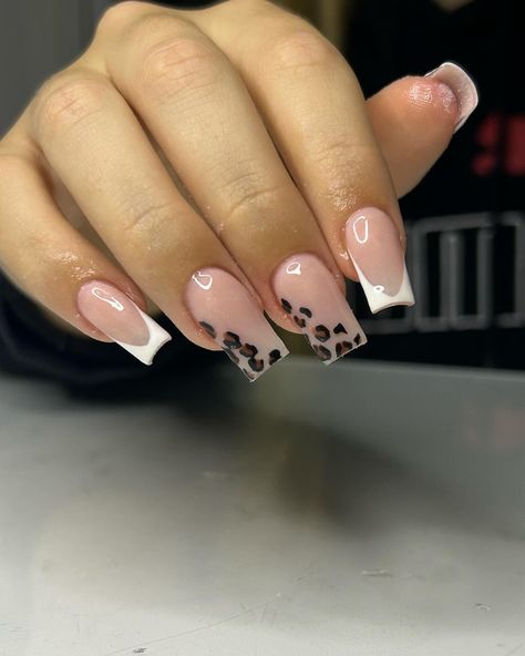 🐆🤍 . Book under, “Simple paint” Price: £35 Length: 3 magnets Shape: Square . . . . . #nails #nailsofinstagram #nailsnailsnails #nailsart #nailstagram #nailsdesign #nailart #naildesign #nailporn #nailaddict #nailinspo #acrylics #acrylicnails #acrylicsnails #Luton #lutonnails #Lutonnailtech Nails Inspo Square Medium, Nails With One Finger Design, Cute Square Acrylic Nails Medium, Short Fall Nails Square, Short Simple Acrylic Nails Square, Simple Nail Inspo Square, Medium Short Nails Acrylic Square, Fall Acrylic Nails Square, Birthday Nail Designs Classy