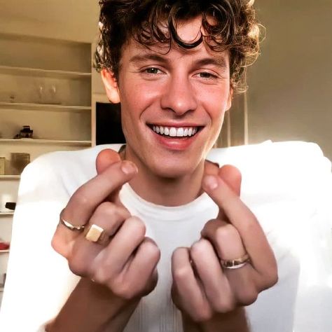 Happy Birthday Shawn, Hot Shawn Mendes, Shawn Mendes Lockscreen, Sweet Person, Shawn Mendes Tour, Shawn Mendes Imagines, Shawn Mendes Wallpaper, Cameron Dallas, White Boys