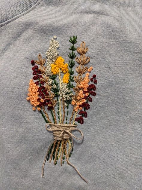 Flower Sewing On Clothes, Hand Embroidery Crewneck, Stuff To Embroider, Hand Embroidered Crewneck, Cute Things To Embroider, Embroidery Patterns Clothes, Embordery Clothes, What To Embroider On, Embroidery On Clothes Ideas