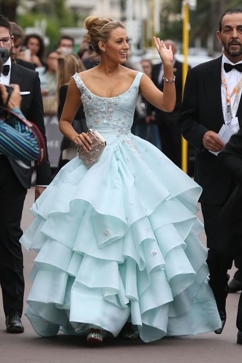 Blake Lively Hair Color, Blake Lively Wedding Dress, Blake Lively Wedding, Blake Lively Dress, Blake Lively Met Gala, Blake Lively Fashion, Blake Lively Outfits, Ryan Reynolds And Blake Lively, Blake Lively Hair