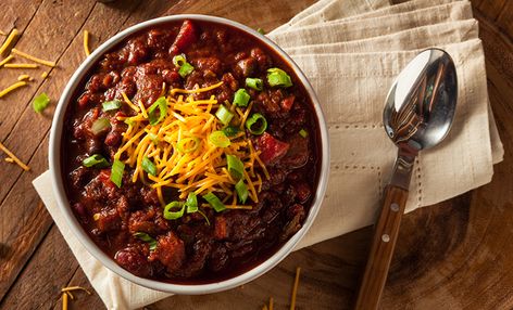 Cincinnati Chili | Rich with spices, including cinnamon, cloves, ginger, and nutmeg, this recipe from JBF America's Classics Award–winning Camp Washington Chili has a deep, beefy flavor and a nice kick. Carne Adobada, Chili Stew, Nutrisystem Recipes, Hearty Chili, Chili Recipe Turkey, Easy Chili, Carnivore Diet, Beef Chili, Turkey Chili