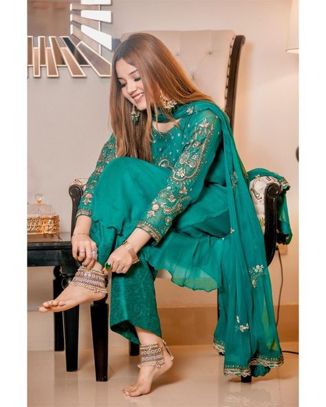 Material Gown, Jacket Gown, Georgette Jacket, Editing Work, Flared Top, Bollywood Hairstyles, Girls Dp Stylish, Elegant Dresses Classy