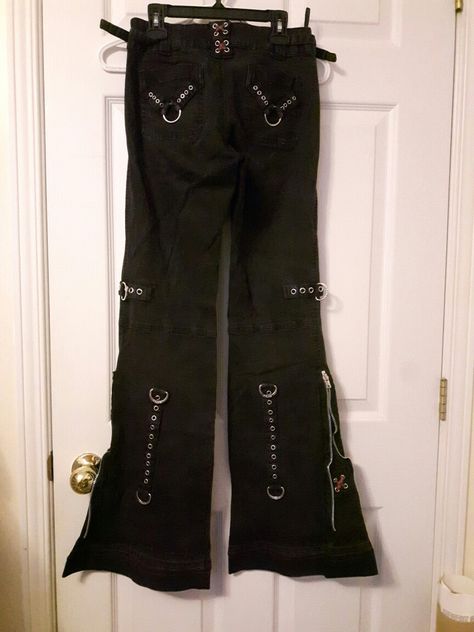 old school Tripp pants. Back Goth Bottoms, Pink Alternative Fashion, Tripp Pants, Grad Outfits, Punk Pins, 2000s Clothes, Dressed To Kill, Mall Goth, Visual Kei