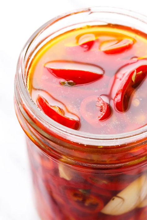 Spicy Refrigerator Pickled Peppers - Quick and easy to make yourself! Spicy Refrigerator Pickles, Pickled Peppers, Pesto Dip, Hot Dog Toppings, Refrigerator Pickles, Clam Recipes, Pickled Vegetables, Stuffed Sweet Peppers, Canning Recipes