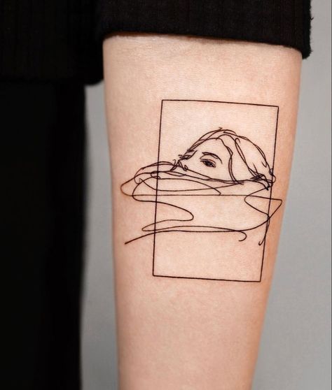 Minimistic Tattoo, Fineline Geometric Tattoo, One Line Art Tattoo, Introvert Tattoo, Tattoo Flash Ideas, Line Work Tattoo Design, Fine Art Tattoo, Underwater Tattoo, Sketchy Tattoo