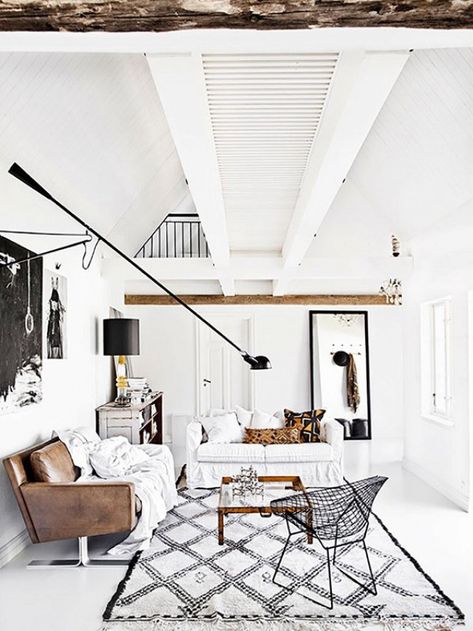 Inside Sweden’s Most Instagrammable Home Exposed Wood Beams, Ideas Hogar, Nordic Interior, Hus Inspiration, Exposed Wood, Minimalism Interior, Design Del Prodotto, Natural Home Decor, Cool Ideas