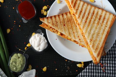 Corn Sandwich | HD photo by Pixzolo Photography (@pixzolo) on Unsplash Vegetable Sandwich Recipes, Pie Iron Recipes, Grilled Paneer, Cheese On Toast, Grill Sandwich, Making Grilled Cheese, Classic Grilled Cheese, Cheese Sandwich Recipes, Reuben Sandwich