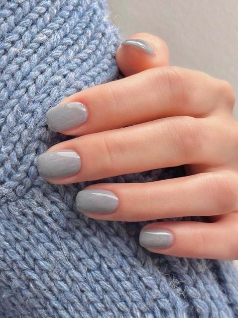 gray alpaca short nails Spring Gray Nails, Light Gray Gel Nails, Simple Light Colored Nails, Shiny Gray Nails, Pale Gray Nails, Pale Grey Nails, Milky Gray Nails, Pastel Grey Nails, Grayish Nails