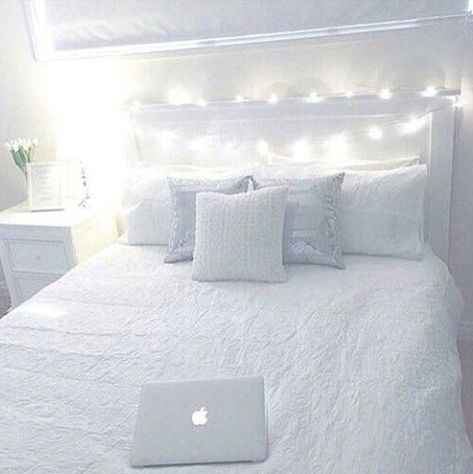 Discovered by ᴍᴀʀɪᴀ ♡. Find images and videos about white, luxury and home on We Heart It - the app to get lost in what you love. Teens Bedroom, Future Room, Bedroom White, Cute Bedroom Ideas, Redecorate Bedroom, Teen Bedroom Decor, Girl Bedroom Decor, Cute Room Decor, Cozy Room