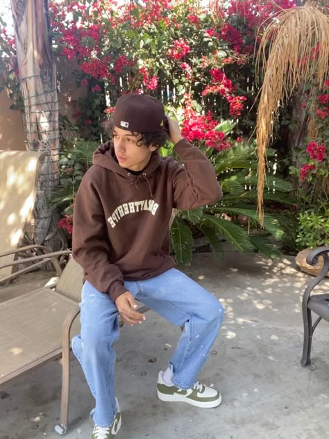 light washed carhartt and brown hoodie with a san diego padres fitted and custom airforce 1 Brown Hoodie Outfit Men, Hoodie Men Outfit, Brown Hoodie Outfit, Carhartt Streetwear, Mens Carhartt, Hoodie Outfit Men, Guys Fits, Brown Hoodie, Outfits Hombre