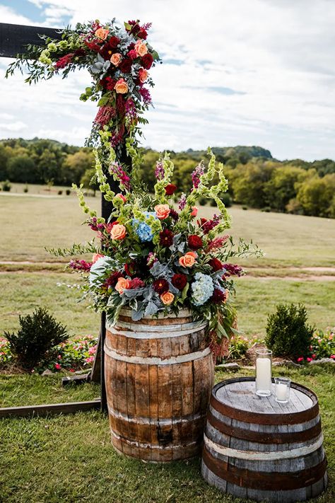 Fall Barn Wedding, Indoor Wedding Receptions, Rustic Farm Wedding, Deco Champetre, Jewel Tone Wedding, Outdoor Wedding Reception, Wooden Barrel, Future Wedding Plans, Outdoor Wedding Decorations