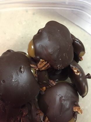 Candy Caramel Sweets, Turtles Recipe, Homemade Turtles, Turtle Recipe, Turtle Cheesecake Recipes, Pecan Turtles, Eagle Brand Milk, Recipes With Ingredients, Dessert Treats