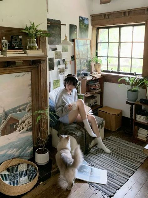 Small Study Room Ideas Aesthetic, Japanese Calm Aesthetic, Japanese Living Aesthetic, Japan Aesthetic Room Decor, Quiet House Aesthetic, Quiet Bedroom Aesthetic, Clean Japanese Aesthetic, Cozy Japanese Aesthetic, Quiet Life Aesthetic Japanese