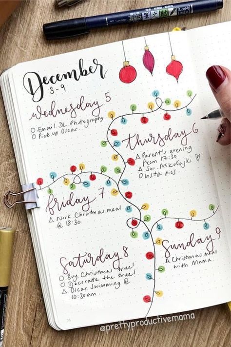 Check out the best DECEMBER weekly spread ideas to try in your bullet journal! #bujo #bulletjournal #weeklyspread #weeklylayout Christmas Bullet Journal Ideas, Christmas Bullet Journal, December Weekly Spread, Weekly Spread Ideas, Bullet Journal Christmas, December Bullet Journal, Bullet Journal 2020, Bullet Journal Cover Ideas, 29 December