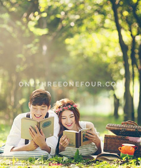 Prenup Photos Ideas, Prenuptial Photoshoot, Pose Prewedding, Wedding Fotos, Korean Wedding Photography, Pre Wedding Shoot Ideas, Pre Wedding Photoshoot Outdoor, Wedding Photoshoot Poses, Pre Wedding Poses