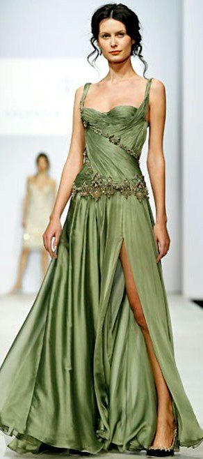 Prettiest Dresses, Summer Gowns, Blue Clothes, Valentin Yudashkin, Willow Wood, Fashion Gowns, Dream Dresses, Prom Ideas, Green Dresses