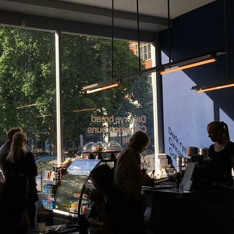 Coffee Shop Aesthetic, Jolie Photo, City Aesthetic, Future Life, Pretty Places, City Life, Aesthetic Photo, Scandinavia, Photo Dump