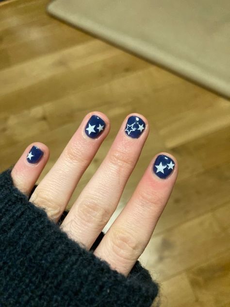 Short Stars Nails, Gel Nails Ideas Short Stars, Star Short Nails, Short Nails With Stars, Short Nails Inspo Aesthetic, Nail Ideas Stars, Star Nails Gel, Grunge Nails Short, Short Nail Designs Blue