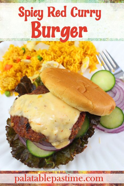 Spicy Red Curry Burger is a delicious Asian inspired burger flavored with Thai curry paste and chilli sauce. via @suelau1 Curry Burger, Sauce For Burgers, Cheeseburger Recipes Homemade, Recipes Using Hamburger, Homemade Burger Recipe, Red Thai Curry, Teriyaki Burgers, Sandwich Wraps Recipes, Flexitarian Recipes