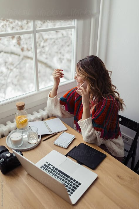 Young and stylish photographer working at home by the window. Work Vision Board, Find Your Voice, Instagram Planner, Business Lifestyle, Life Board, Earn Money From Home, New Years Decorations, Professional Women, Working Woman