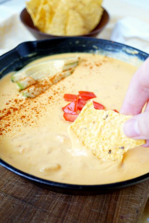 6-ingredient traditional yellow queso | The Baking Fairy Finger Foods Recipes, Recipes For A Party, Cheese Dip Mexican, White Queso, Queso Dip Recipes, Queso Recipe, Yellow Foods, 5 Ingredient, Appetizer Dips