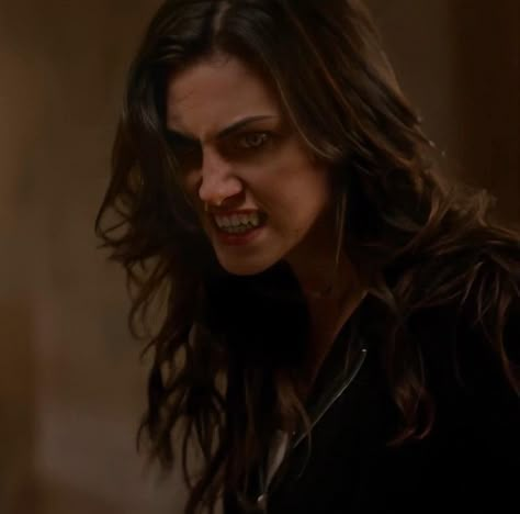 Hayley Marshall Vampire Face, Hayley Marshall Hybrid Face, Vampire Faces, Hayley Marshall Icons, Phoebe Tonkin Face, Hailey Marshall, The Originals Rebekah, Vampire Hybrid, Hayley Marshall Aesthetic