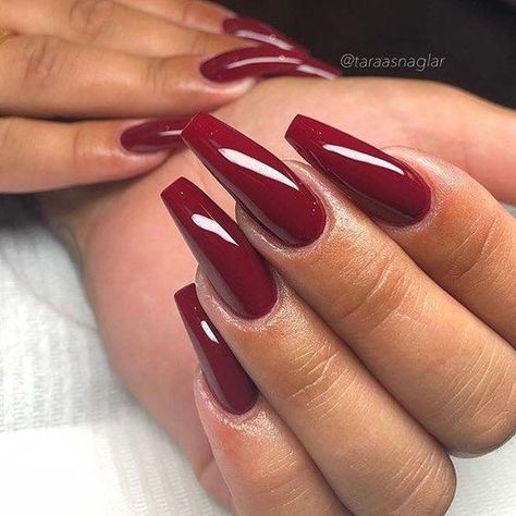 Burgundy Nail Art, Red Coffin, French Pedicure, Gel Pedicure, Unghie Nail Art, Maroon Nails, Red Acrylic Nails, Nails Design With Rhinestones, Christmas Nail Art Designs