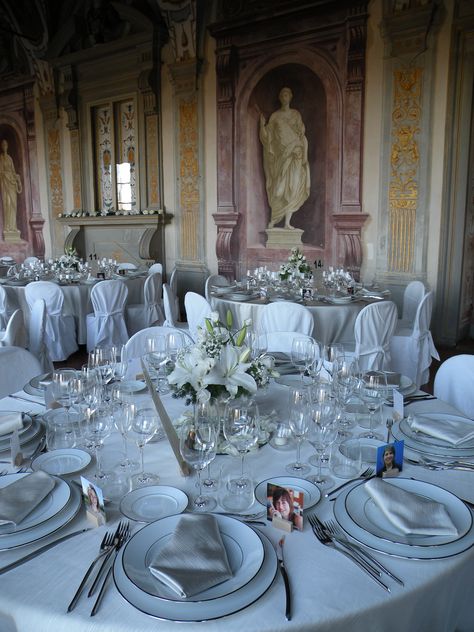 Villa Corsini, Tuscan Wedding, Italian Wedding, Wedding Styles, Table Settings, Villa, Table Decorations, Furniture, Home Decor