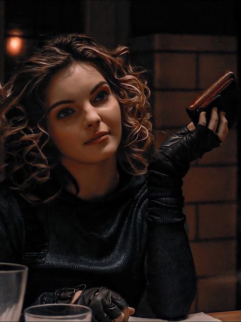 Cameron Bicondova, Selina Kyle Gotham, Camren Renee Bicondova, Carmen Bicondova, Supernatural Dr, Camren Bicondova, Gotham Series, Female Faceclaims, Gotham Villains