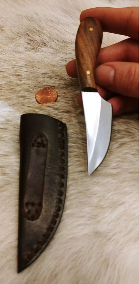 Trench Knife, Small Knife, Skinner Knife, Knife Patterns, Skinning Knife, Japanese Knife, Hard Metal, Knife Design, Cool Knives