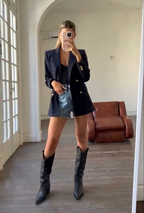 Summer Boots Outfit, Fashion 2025, Chelsea Boots Outfit, Outfit Botas, Chicago Outfit, Luke Combs, Looks Country, Cold Outfits, Boring Clothes